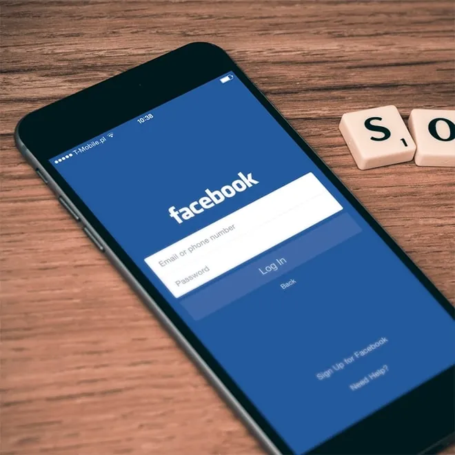 Mobil med Facebook-appen